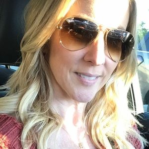 Meet your Posher, Dixie